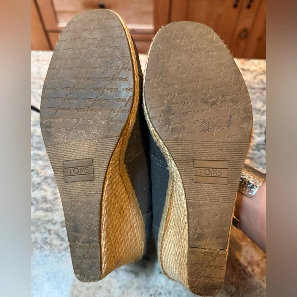 Toms wedge espadrilles